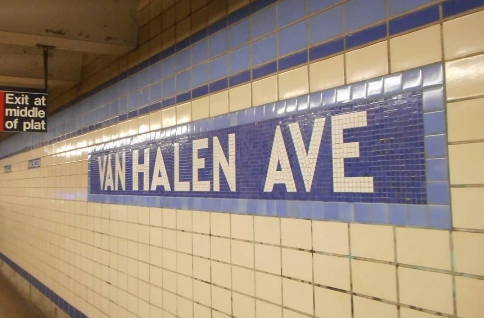 Eddie Van Halen ganha homenagem em estação de metrô de Nova York