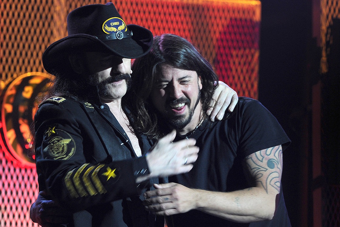 Dave Grohl revela homenagem a Lemmy Kilmister, do Motörhead, em novo álbum do Foo Fighters