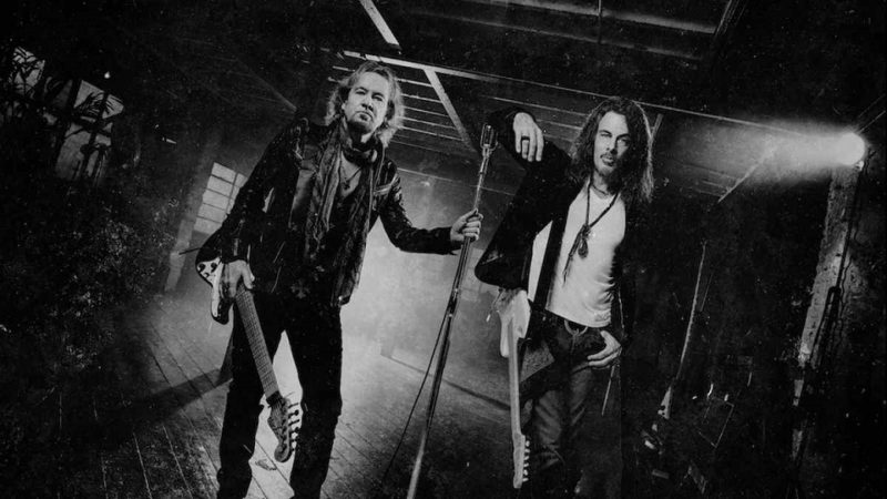 Adrian Smith e Richie Kotzen lançam single ‘Running’; confira lyric video