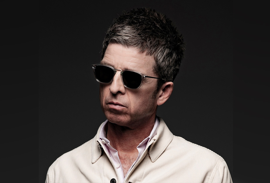 Noel Gallagher celebra 10 anos de High Flying Birds com a inédita ‘We’re On Our Way Now’