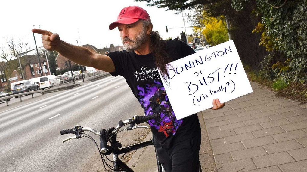 Bruce Dickinson, do Iron Maiden, vai pedalar 281 quilômetros em evento beneficente