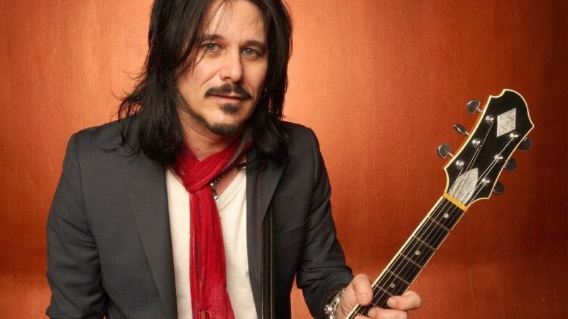 Gilby Clarke, ex-Guns N’ Roses, lança novo álbum solo ‘The Gospel Truth’, o primeiro em duas décadas