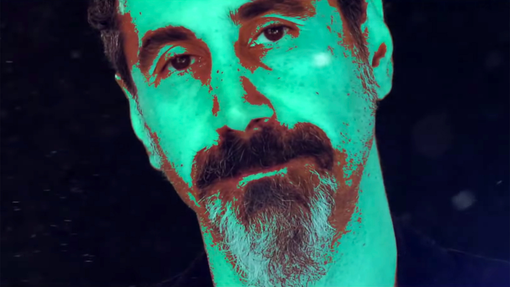 Serj Tankian, do System Of A Down, lança lyric video de ‘Your Mom’