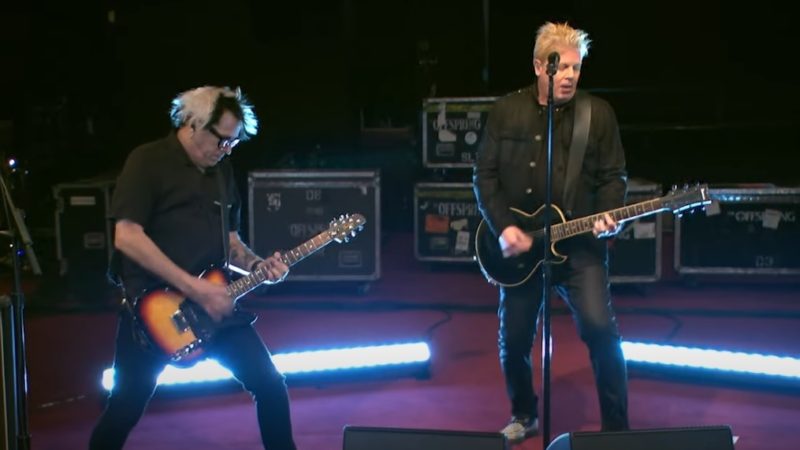 Offspring toca ao vivo faixa-título do álbum 'Let The Bad Times Roll'; assista