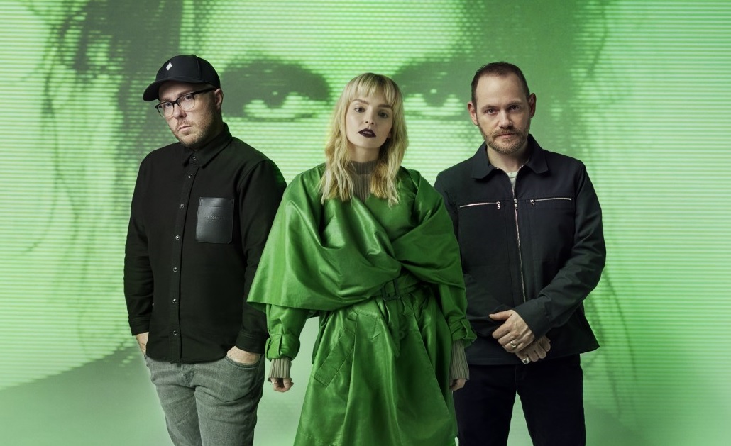 Chvrches lança novo single ‘How Not To Drown’ com Robert Smith, do The Cure