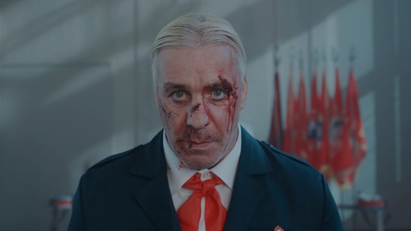 Till Lindemann, do Rammstein, lança single solo 'Ich Hasse Kinde'; assista clipe