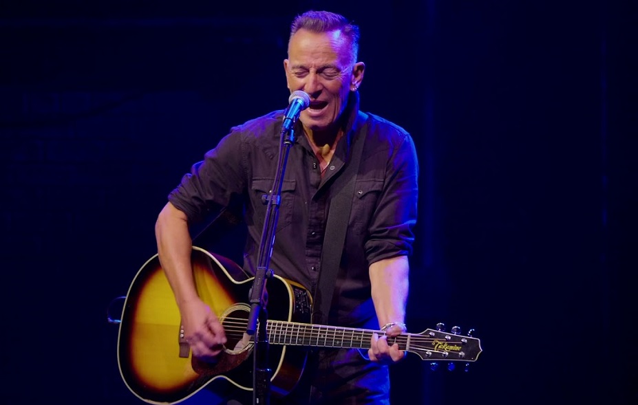 Bruce Springsteen retorna aos palcos com show na Broadway em Nova York