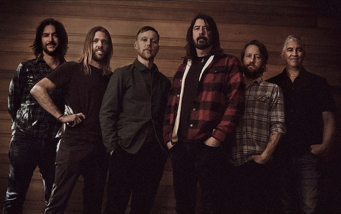 Foo Fighters lamenta morte de diretor de palco e prepara homenagem em show