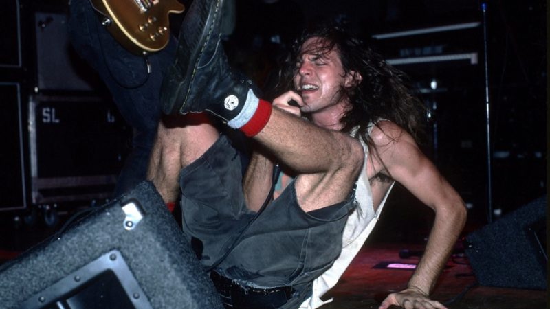 Eddie Vedder recorda como Pearl Jam lidou com sucesso repentino nos anos 1990