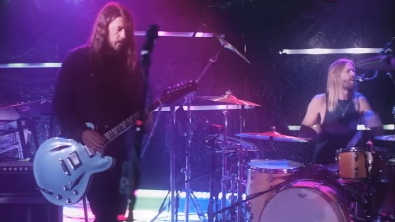 Foo Fighters lança clipe do cover 'Shadow Dancing' de álbum tributo ao Bee Gees