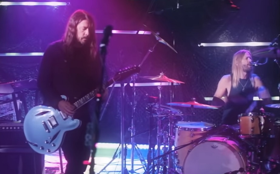 Foo Fighters lança clipe do cover ‘Shadow Dancing’ de álbum tributo ao Bee Gees