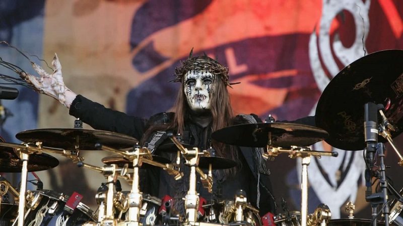 Slipknot e outros nomes reagem à morte de Joey Jordison