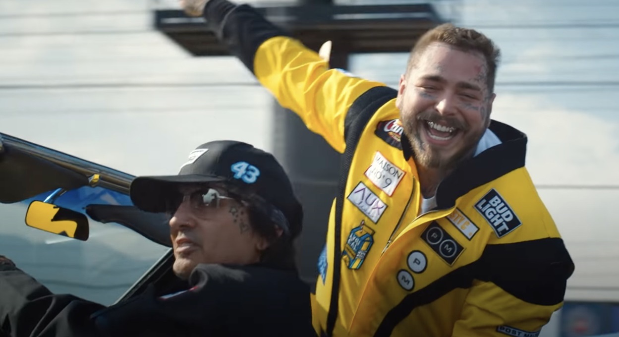 Post Malone lança clipe de ‘Motley Crew’ com participação de Tommy Lee