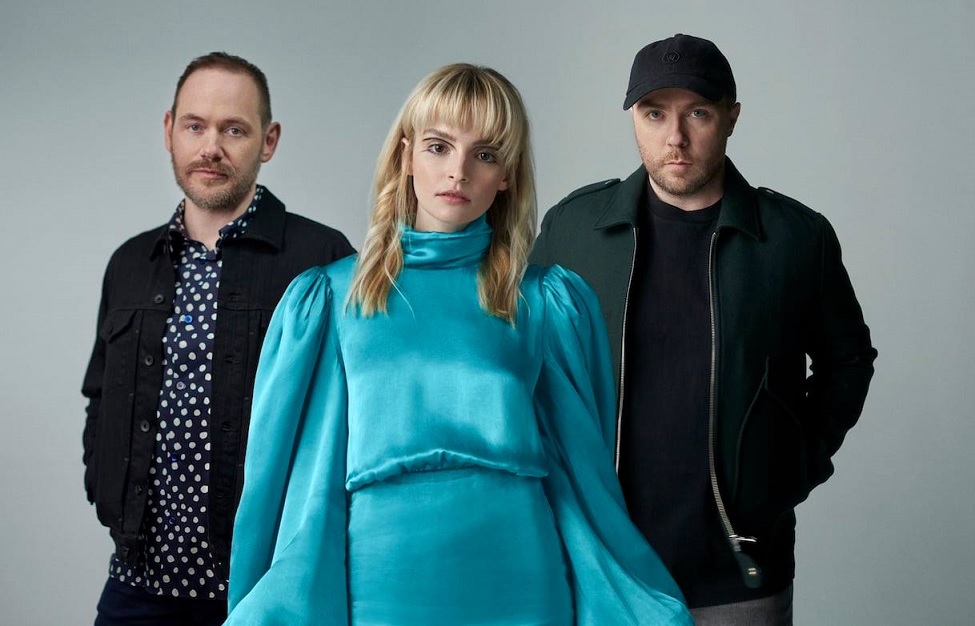 Chvrches lança versão de ‘The Killing Moon’, do Echo And The Bunnymen