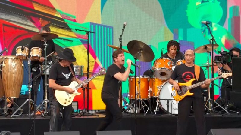 Santana e Rob Thomas tocam ao vivo novo single ‘Move’