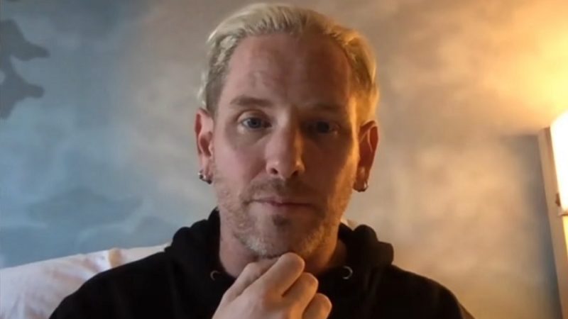 Slipknot: novo álbum sofre atraso devido recuperação de Corey Taylor