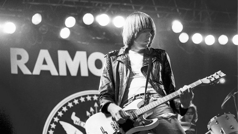 Guitarra de Johnny Ramone, usada em todos os álbuns dos Ramones, vai a leilão