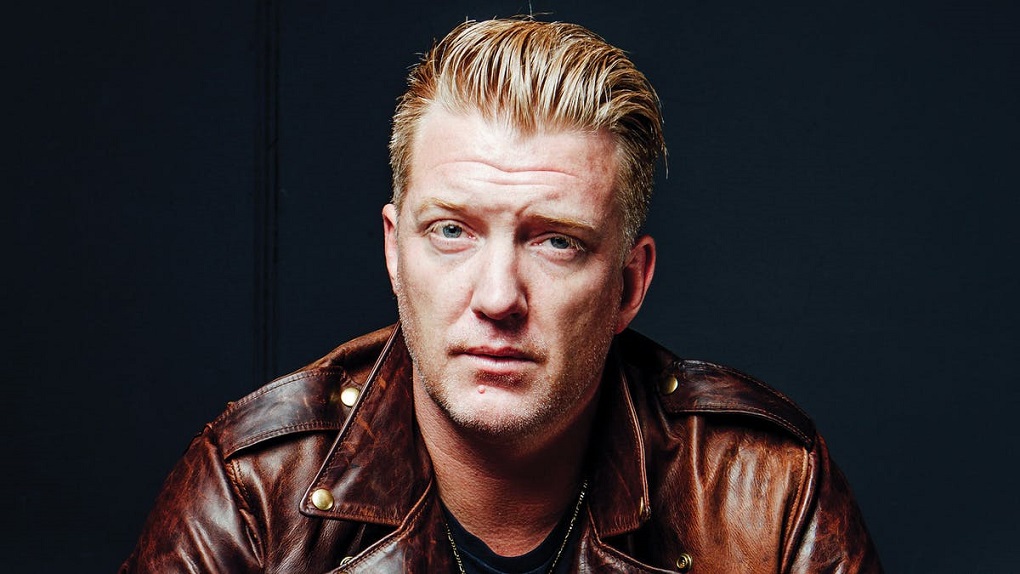 Filha mais velha de Josh Homme (QOTSA) consegue ordem de restrição contra o pai