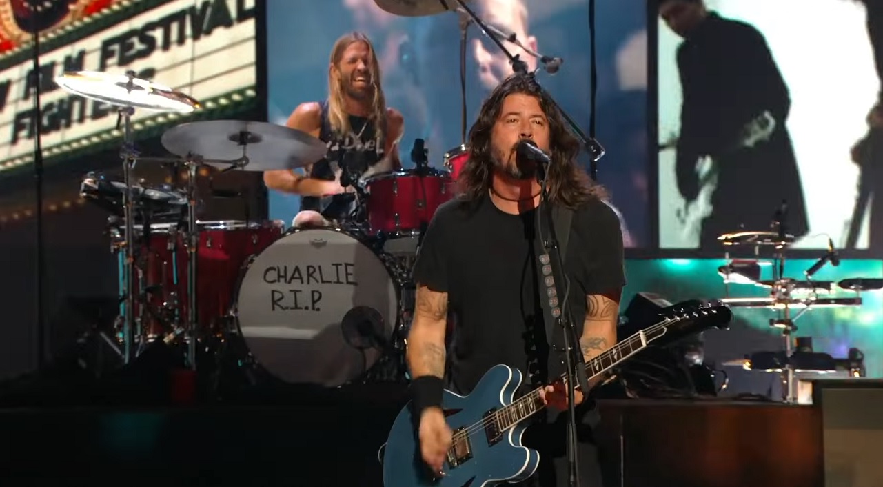 Foo Fighters recebe prêmio especial do MTV Video Music Awards; confira performance