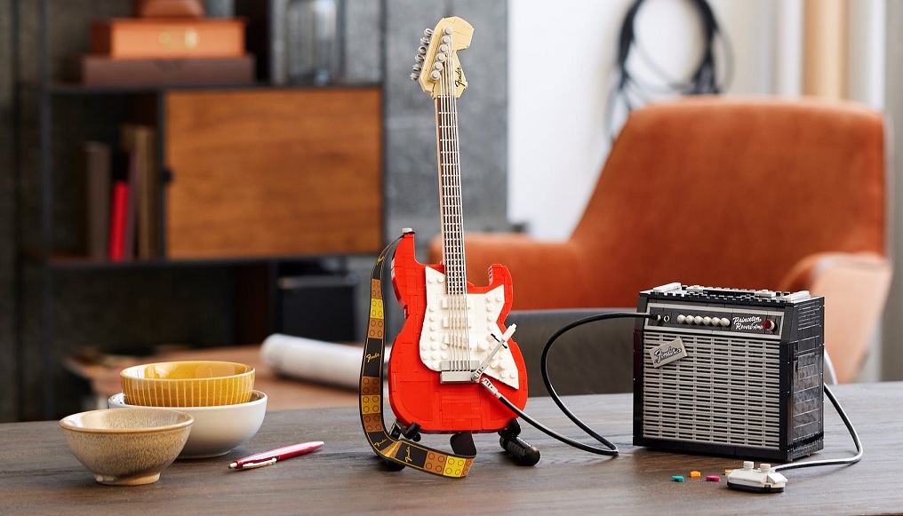 Guitarra clássica da Fender ganha versão da Lego