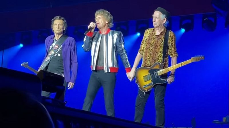 Rolling Stones iniciam turnê com homenagem a Charlie Watts; assista