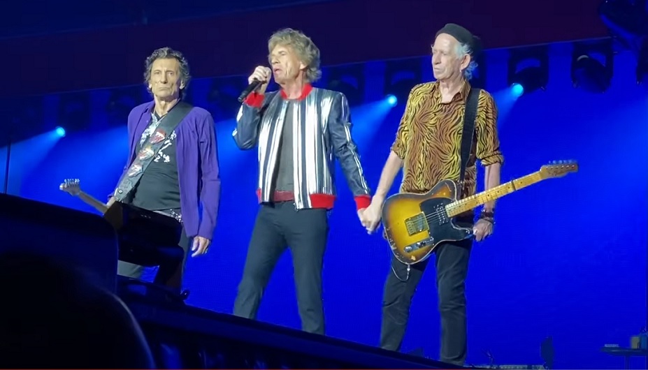 Rolling Stones iniciam turnê com homenagem a Charlie Watts; assista