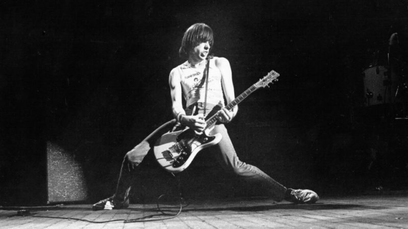 Guitarra de Johnny Ramone é vendida por R$ 5 milhões