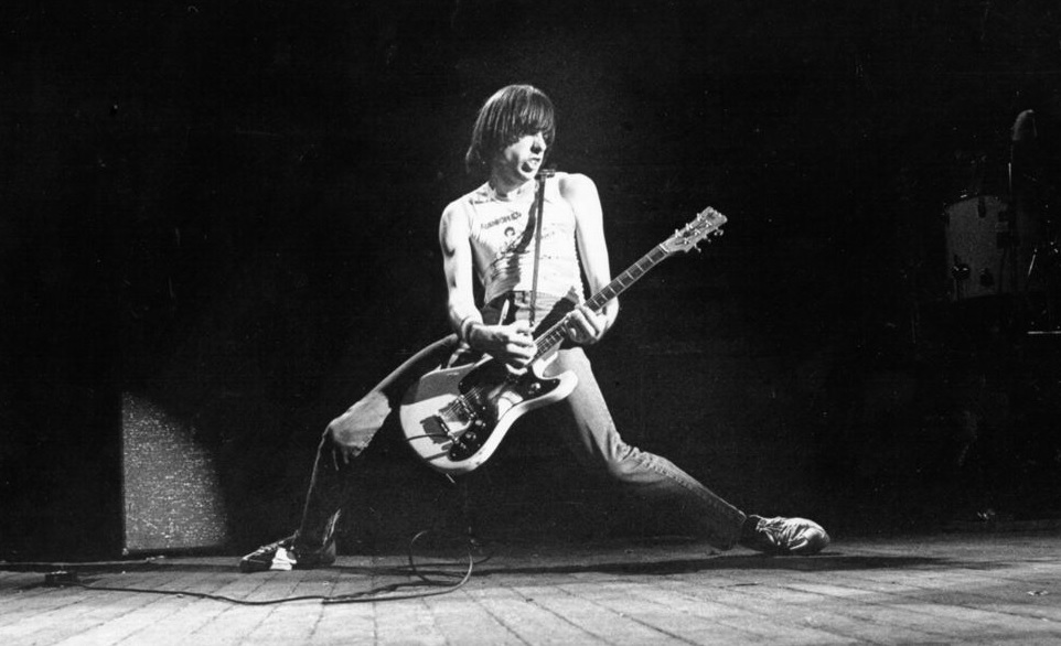 Guitarra de Johnny Ramone é vendida por R$ 5 milhões