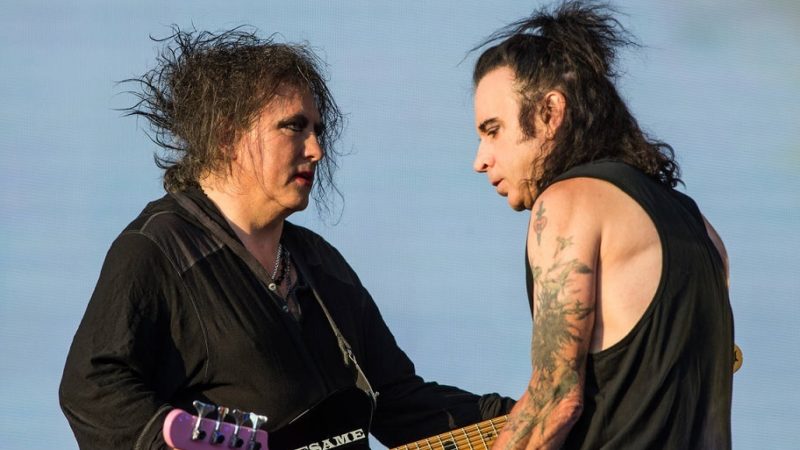 Simon Gallup retorna ao The Cure depois de dois meses de sua saída