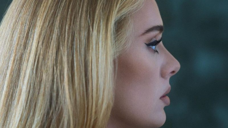 Adele anuncia lançamento do novo álbum '30' para novembro