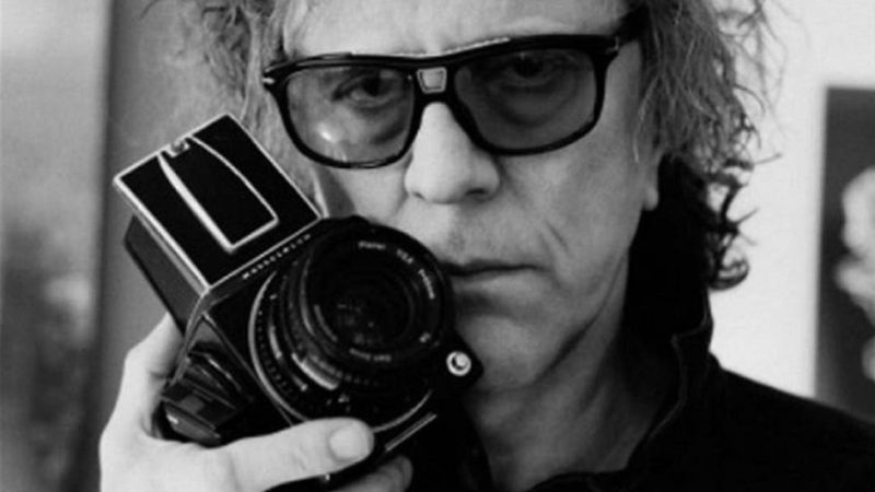 Mick Rock, 'o homem que fotografou os anos 70', morre aos 72 anos