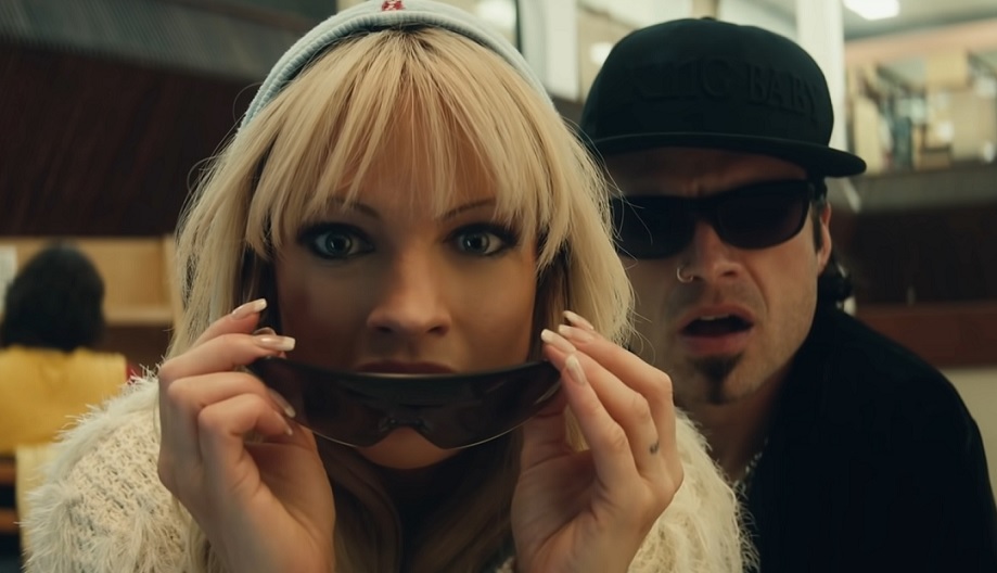 ‘Pam & Tommy’, série sobre Pamela Anderson e Tommy Lee (Mötley Crüe), ganha primeiro trailer