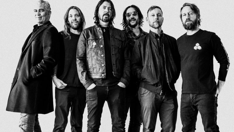 Foo Fighters cancela show após estádio negar medidas de segurança contra covid-19