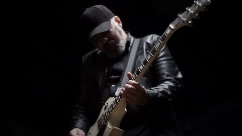 Val Santos lança clipe da faixa 'Fire'; assista