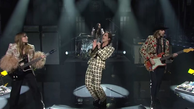 Måneskin se apresenta pela primeira vez no 'Saturday Night Live'; assista