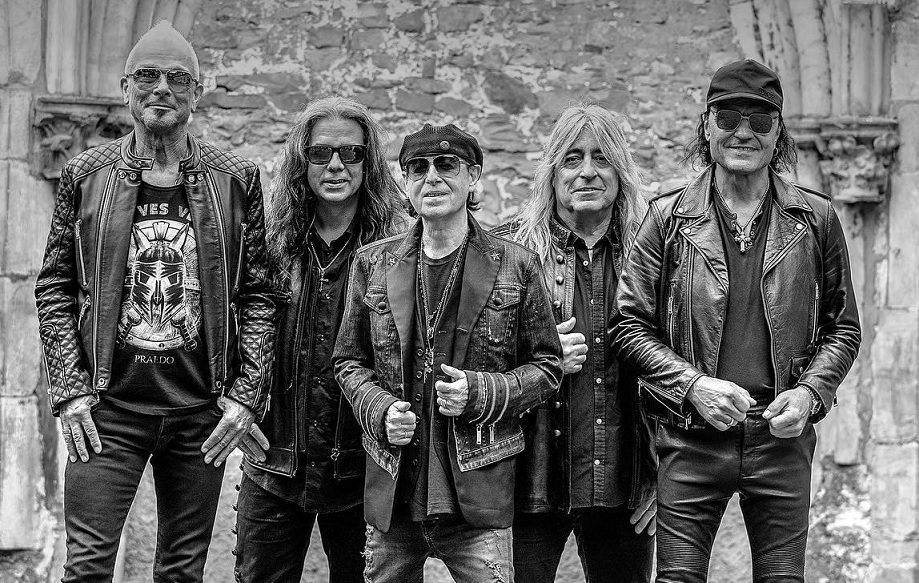 Scorpions divulga novo single ‘Out Go The Lights’