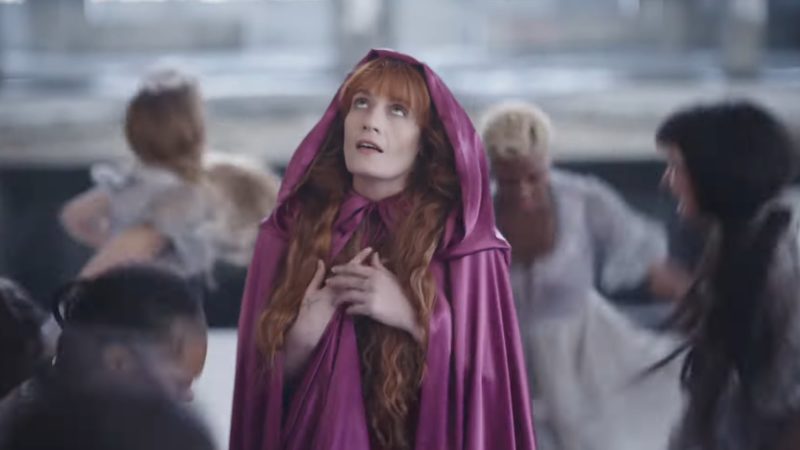 Florence + The Machine lança a inédita 'King'; confira clipe