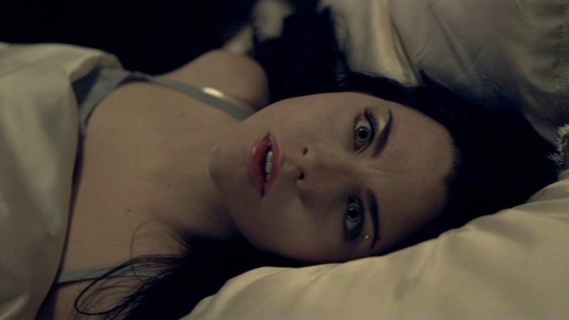 'Bring Me To Life', do Evanescence, atinge 1 bilhão de visualizações no YouTube