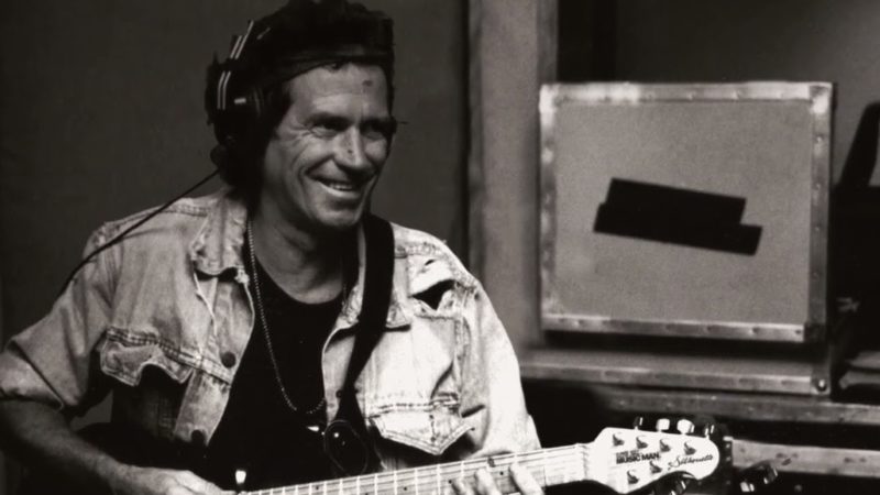 Keith Richards lança versão remasterizada de 'Demon'; confira lyric video