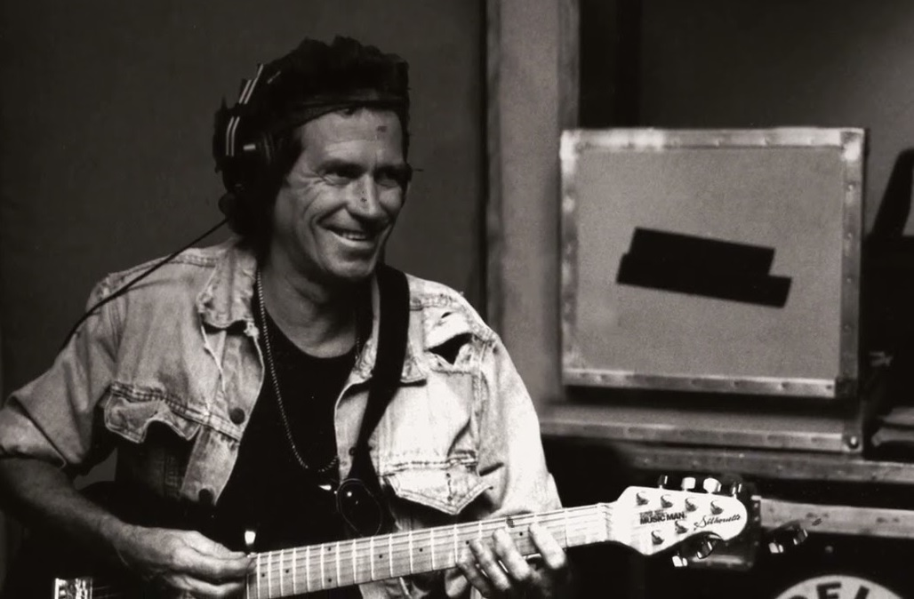 Keith Richards lança versão remasterizada de ‘Demon’; confira lyric video