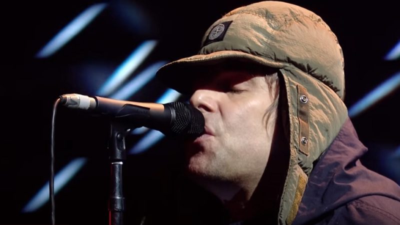 Liam Gallagher apresenta 'Everything’s Electric' no Brit Awards; assista