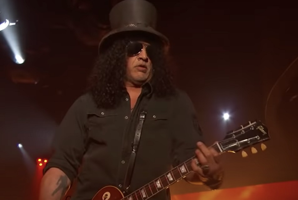Slash apresenta single ‘The River is Rising’ no ‘Jimmy Kimmel Live’; assista