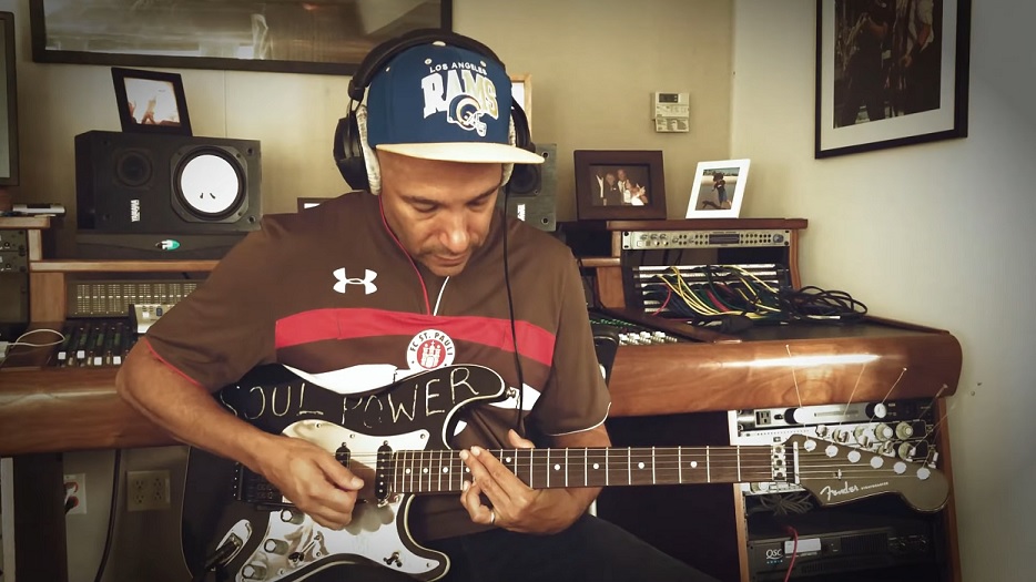 Tom Morello, Serj Tankian e Nandi Bushell se unem à instituição afegã no single ‘God Help Us All’