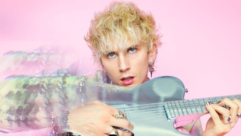 Machine Gun Kelly lança novo álbum 'Mainstream Sellout'