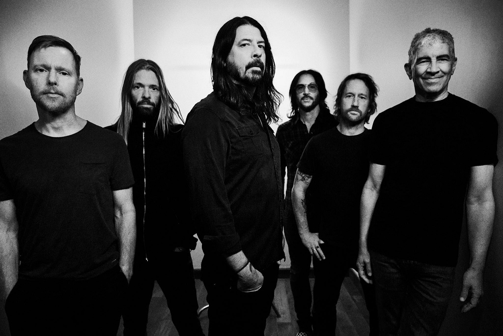 Foo Fighters cancela toda turnê após morte de Taylor Hawkins