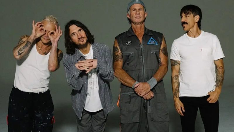 Red Hot Chili Peppers lança a inédita 'Poster Child'; confira clipe animado