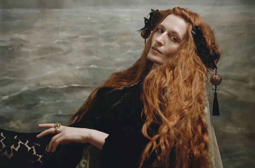 Florence + The Machine lança versão de ‘Search and Destroy’, do The Stooges