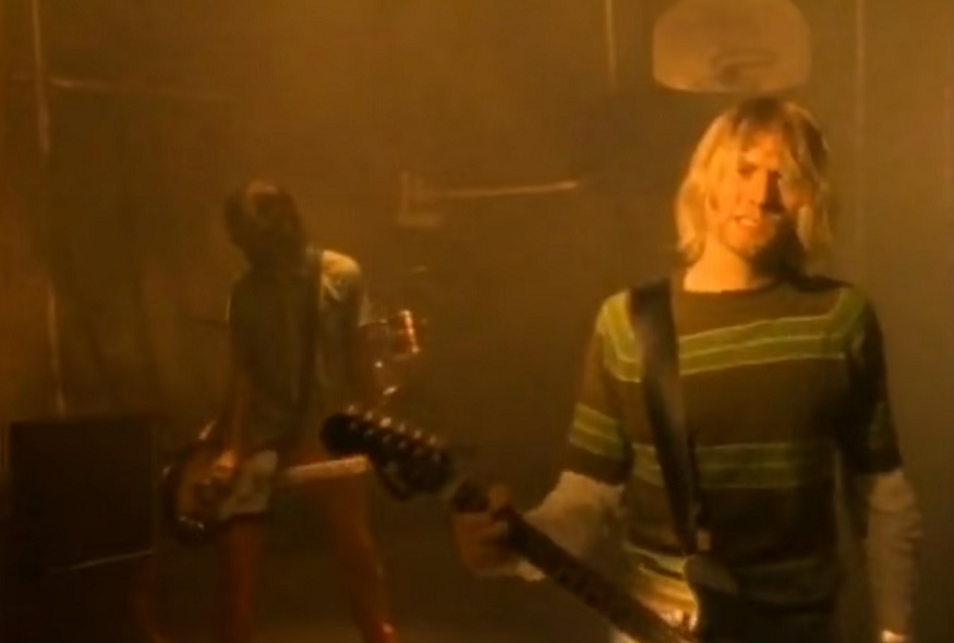 Guitarra de Kurt Cobain usada no clipe de ‘Smells Like Teen Spirit’ é leiloada por R$ 22 milhões