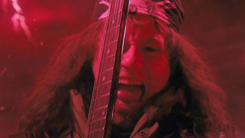 Metallica viraliza na web devido cena de 'Stranger Things 4' com 'Master of Puppets'