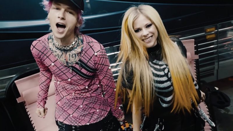 Avril Lavigne divulga clipe de ‘Bois Lie’ com Machine Gun Kelly